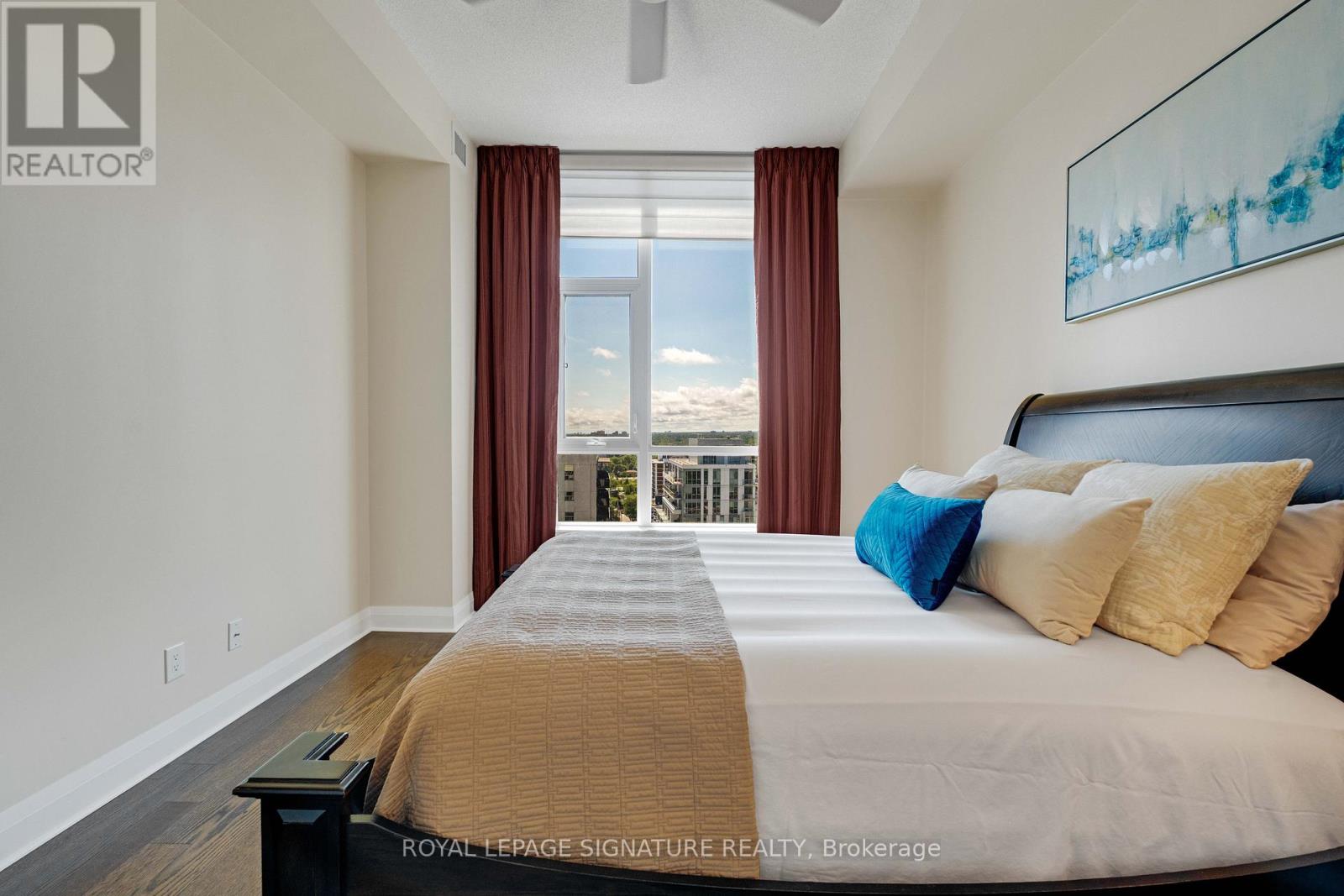 Photo 21 of 1901 1 Hurontario Street, Mississauga ON