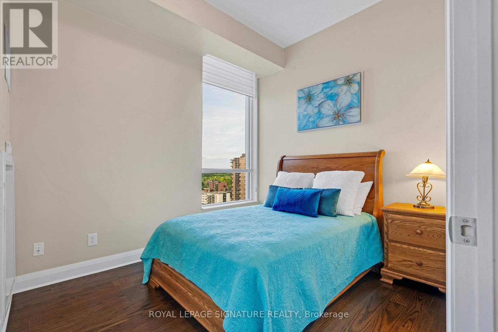 Photo 25 of 1901 1 Hurontario Street, Mississauga ON