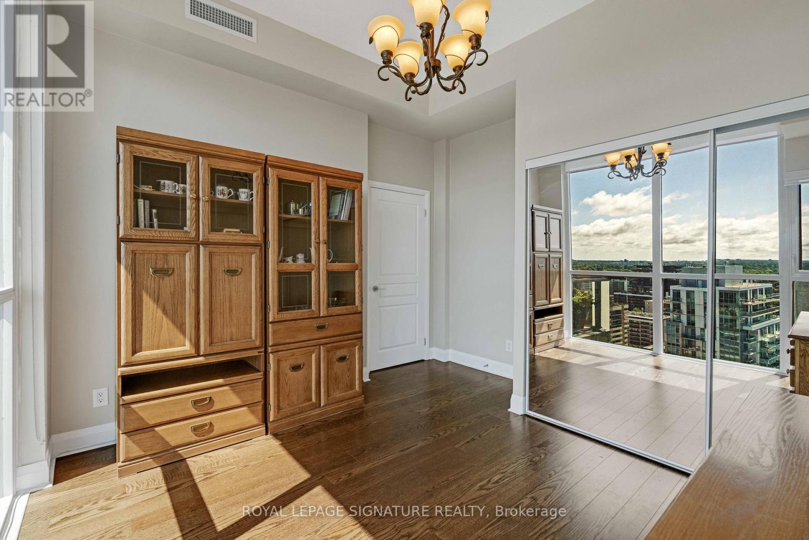 Photo 28 of 1901 1 Hurontario Street, Mississauga ON