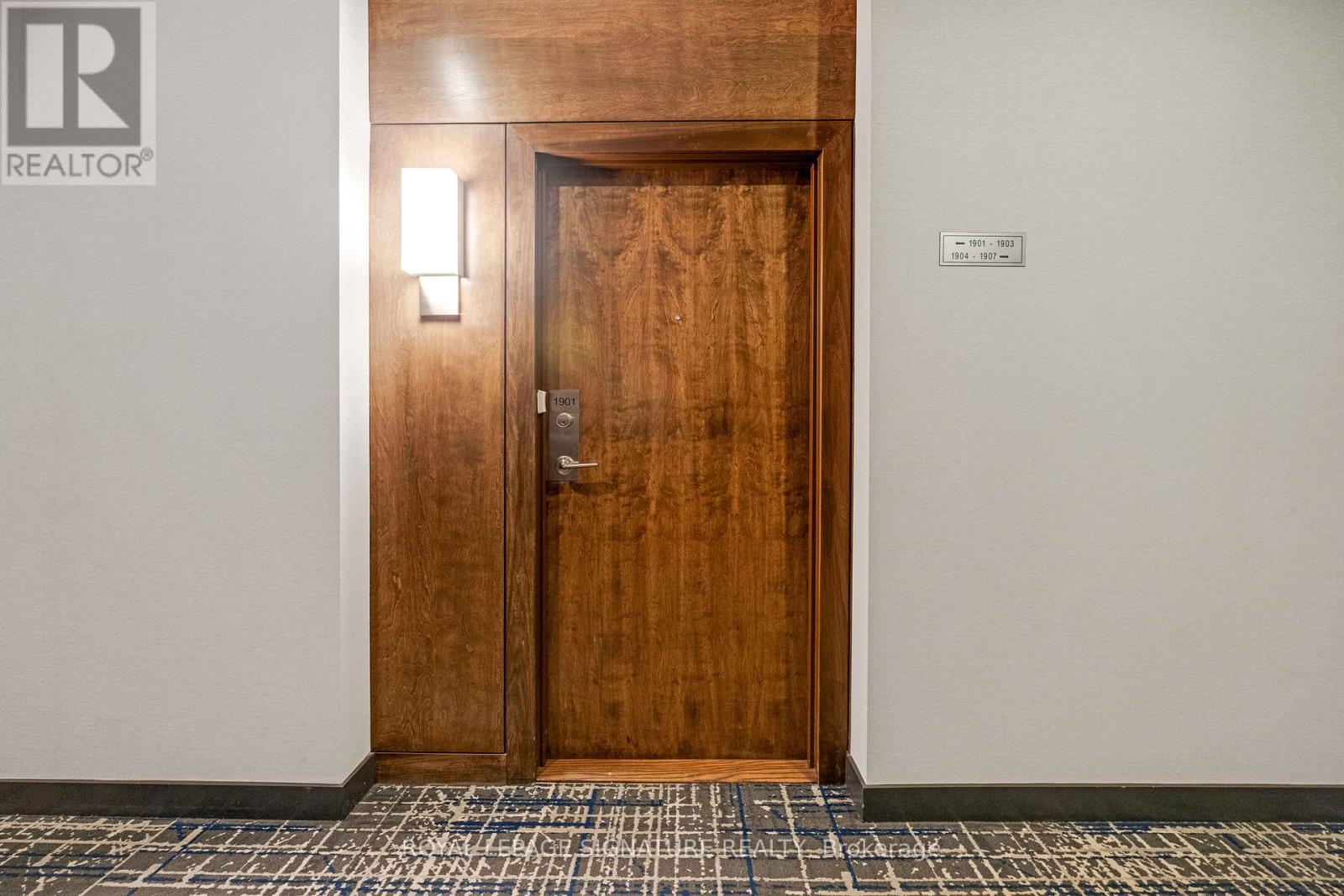 Photo 4 of 1901 1 Hurontario Street, Mississauga ON