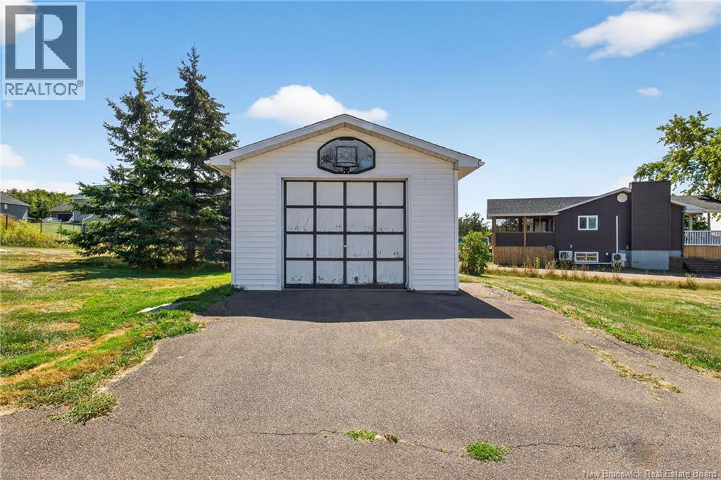 Photo 10 of 334 Dover Road, Dieppe NB