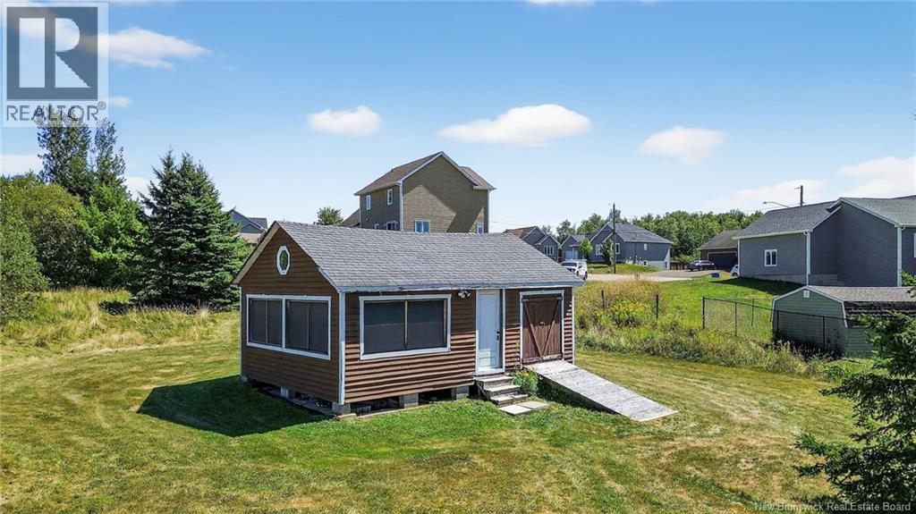 Photo 5 of 334 Dover Road, Dieppe NB