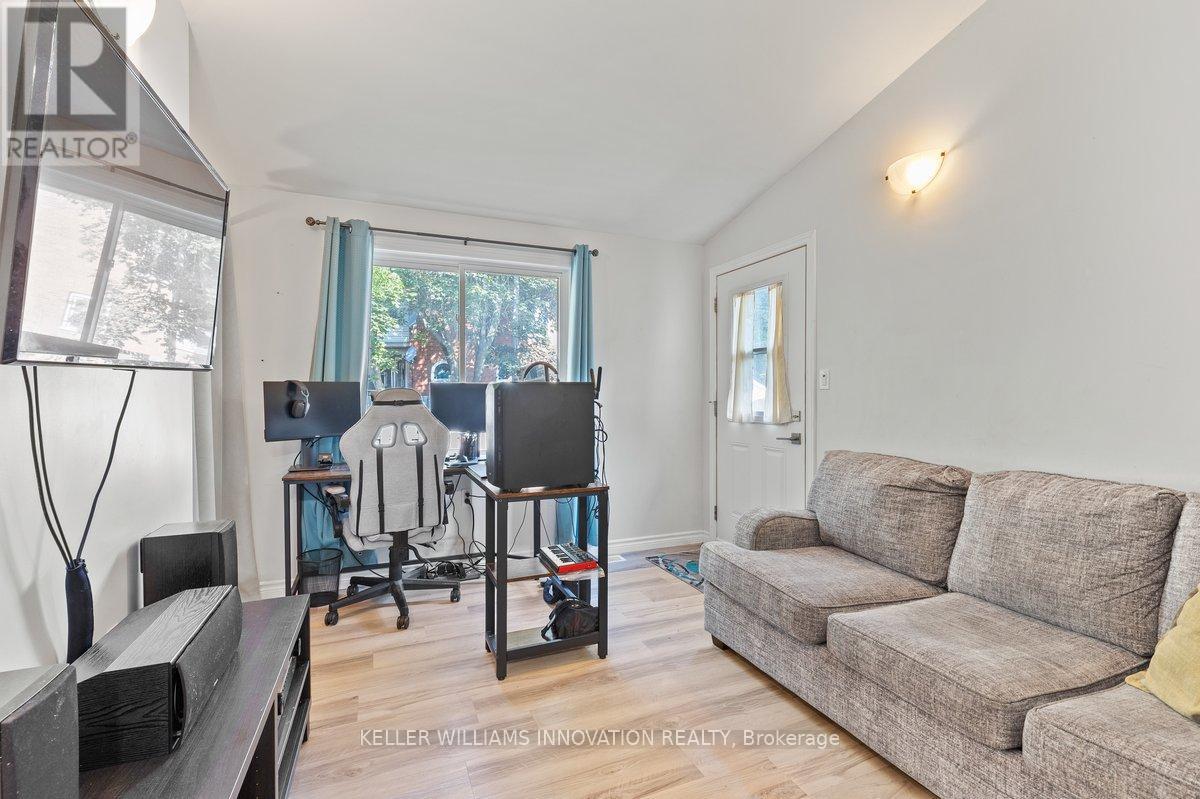 Photo 10 of 456 Waterloo Street S, Cambridge ON