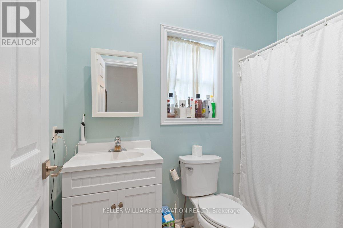 Photo 12 of 456 Waterloo Street S, Cambridge ON