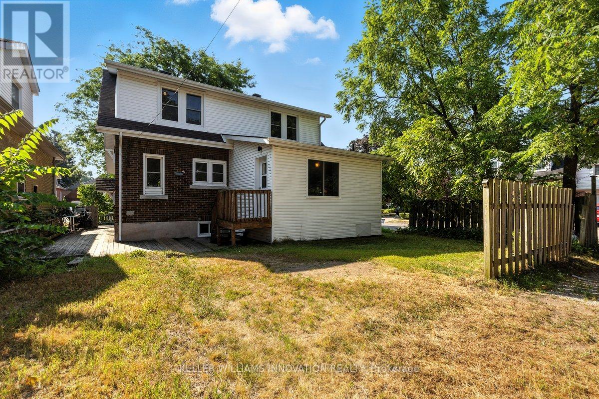 Photo 32 of 456 Waterloo Street S, Cambridge ON