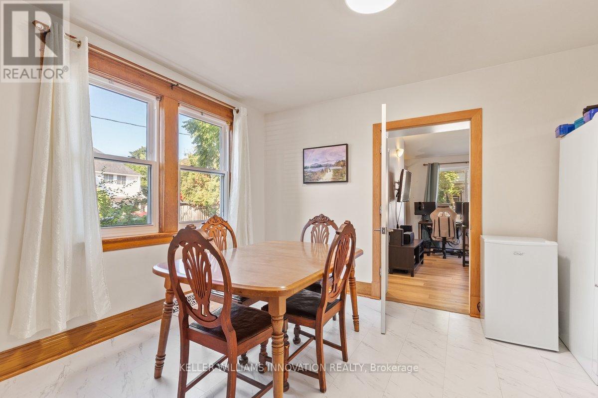 Photo 9 of 456 Waterloo Street S, Cambridge ON