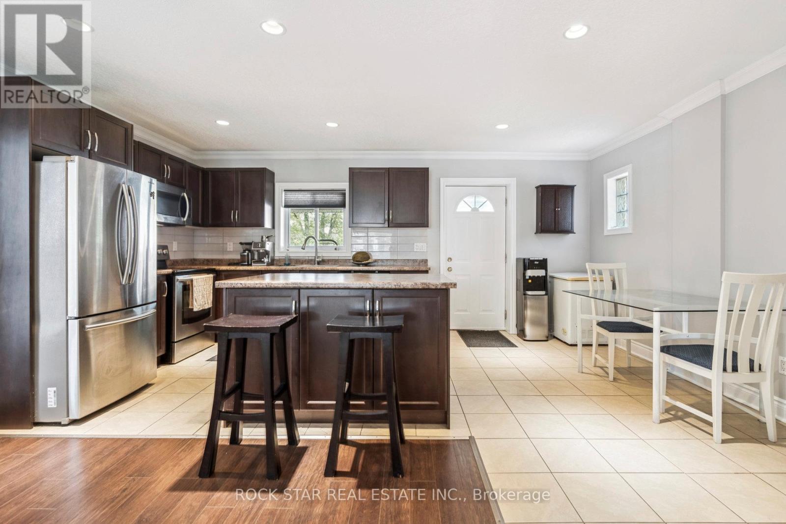 Photo 3 of 34 Cliff Avenue, Hamilton ON