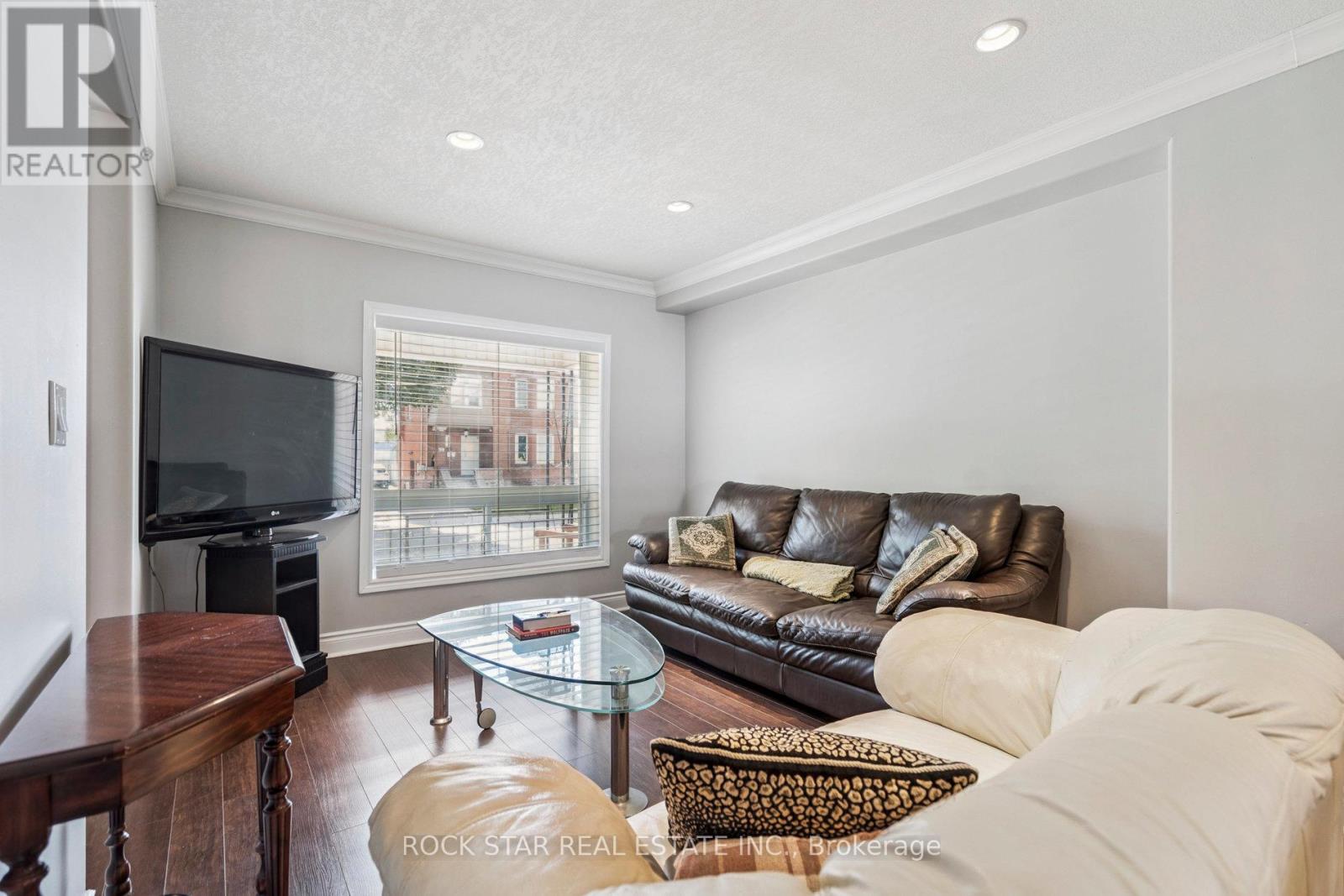 Photo 5 of 34 Cliff Avenue, Hamilton ON