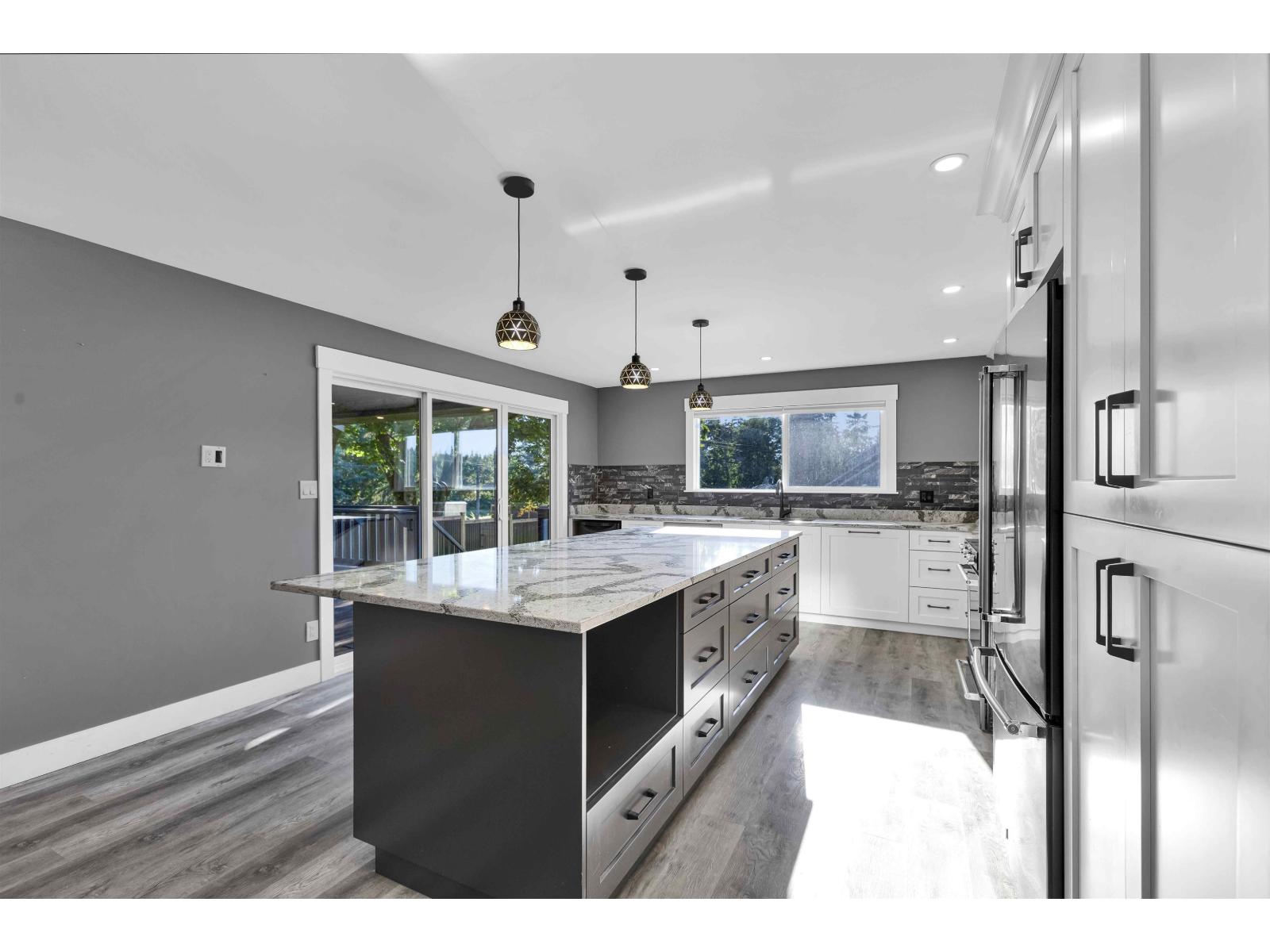 Photo 5 of 6437 264 Street, Langley BC