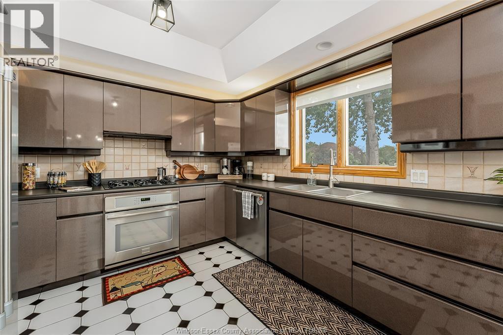 Photo 29 of 847 Lake Shore Drive, Windsor ON