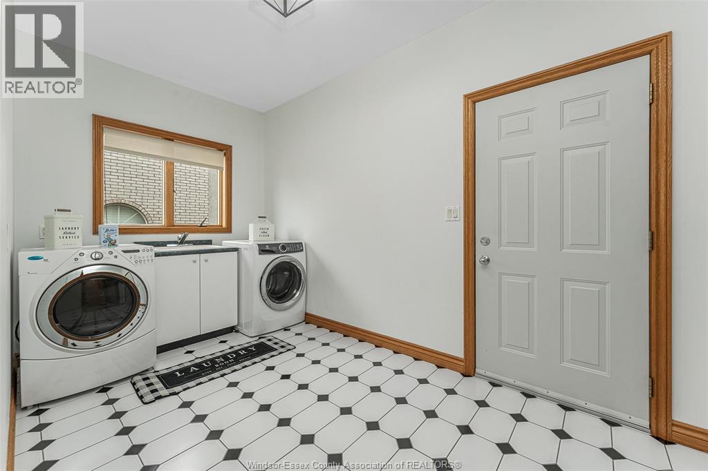 Photo 15 of 847 Lake Shore Drive, Windsor ON