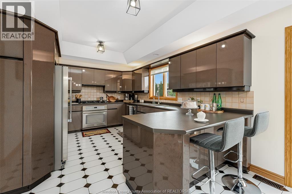 Photo 12 of 847 Lake Shore Drive, Windsor ON