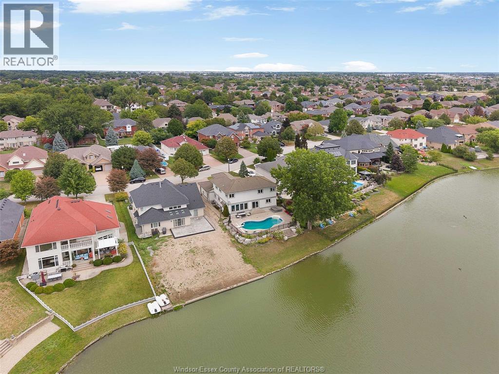 Photo 5 of 847 Lake Shore Drive, Windsor ON