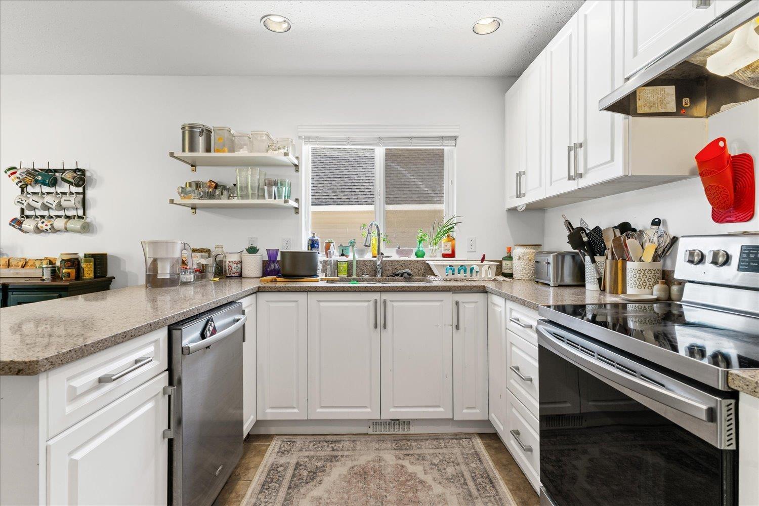 Photo 9 of 4493 208 A Street, Langley BC