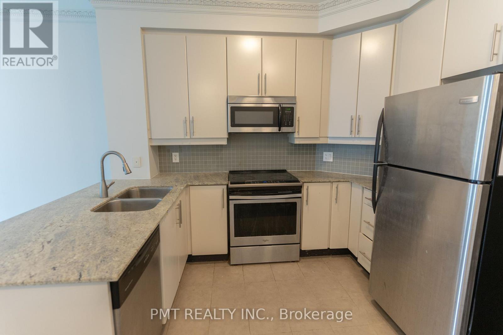 Photo 5 of 3904 16 Harbour Street, Toronto ON