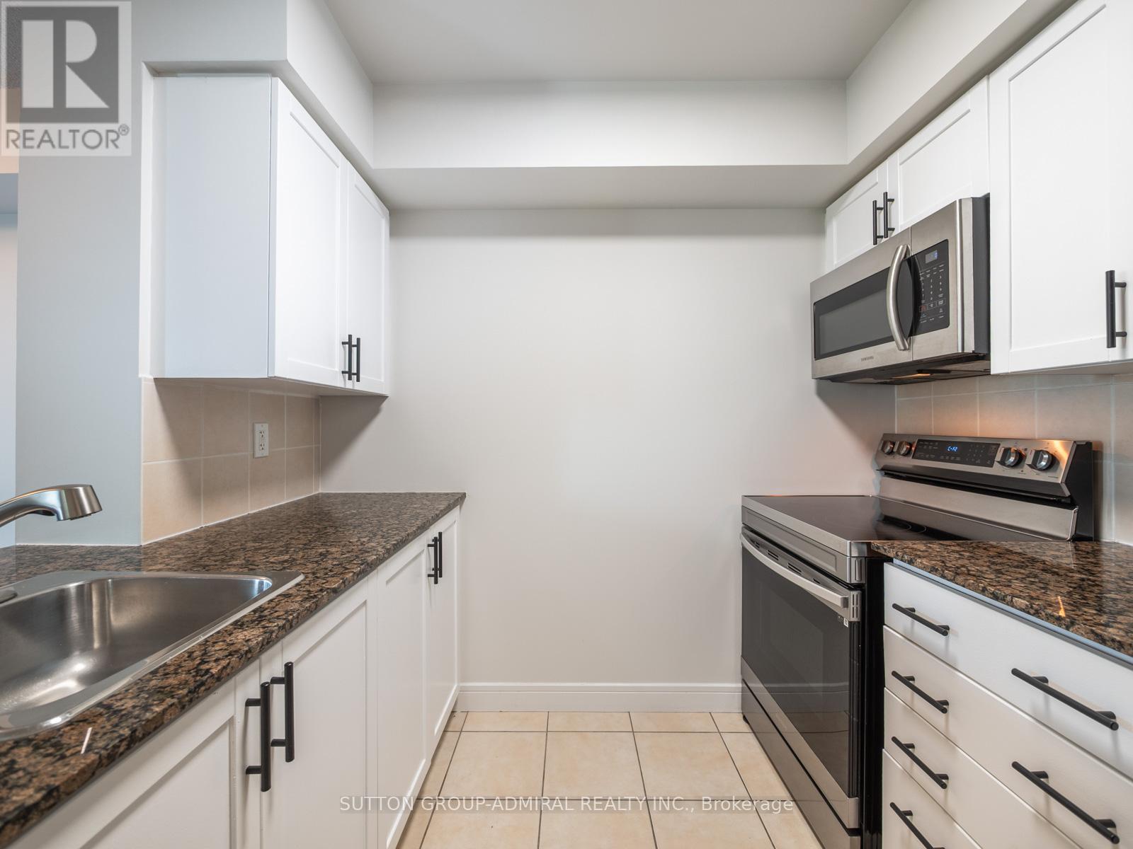 Photo 10 of 1016 31 Bales Avenue, Toronto ON