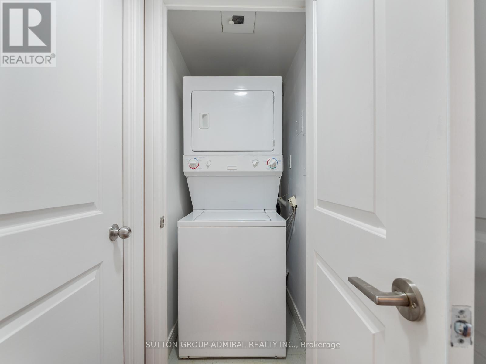 Photo 18 of 1016 31 Bales Avenue, Toronto ON