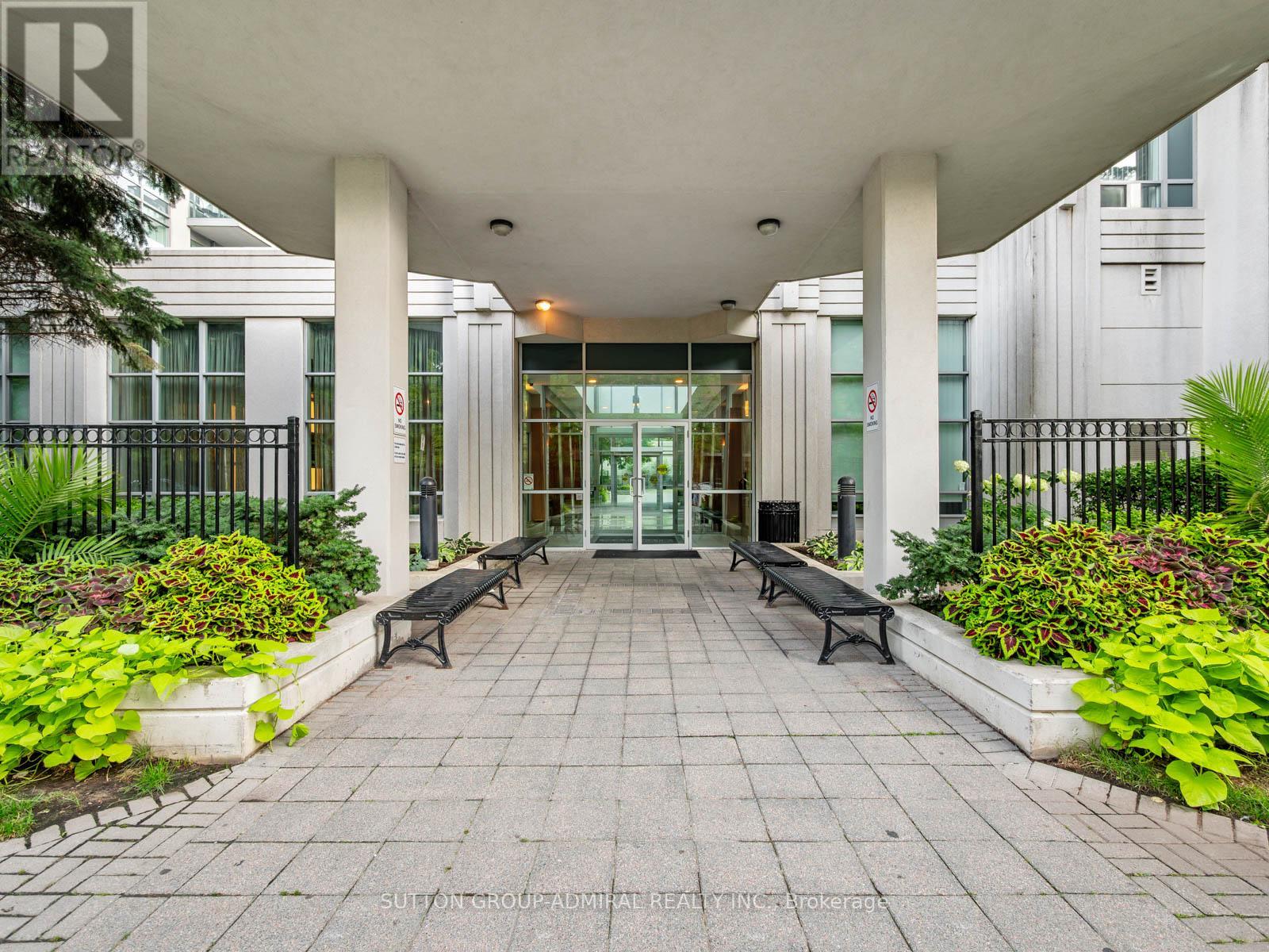 Photo 2 of 1016 31 Bales Avenue, Toronto ON