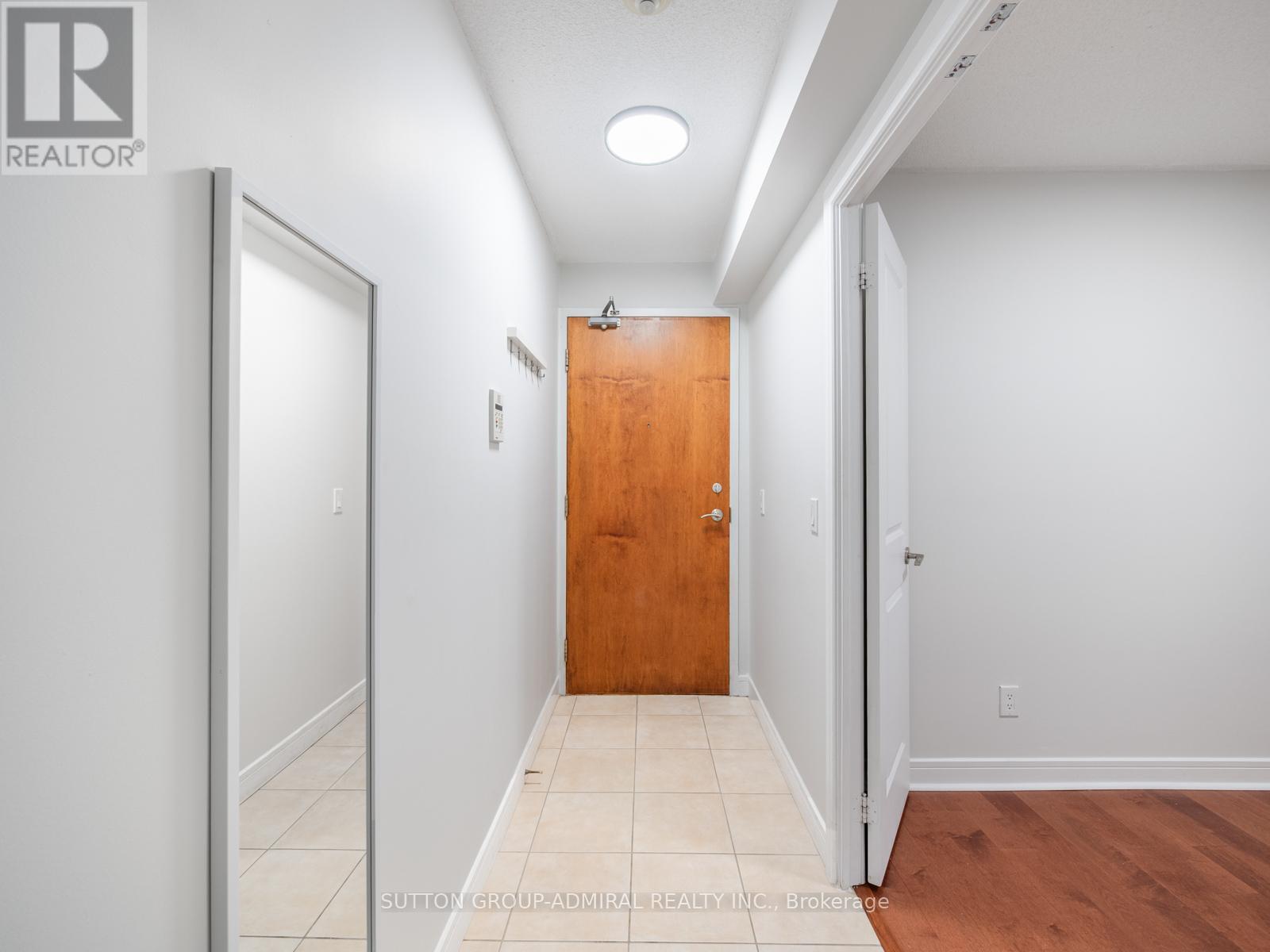 Photo 8 of 1016 31 Bales Avenue, Toronto ON