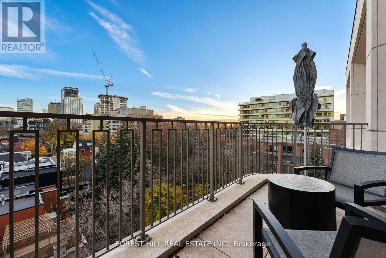 Photo 14 of 602 128 Hazelton Avenue, Toronto ON