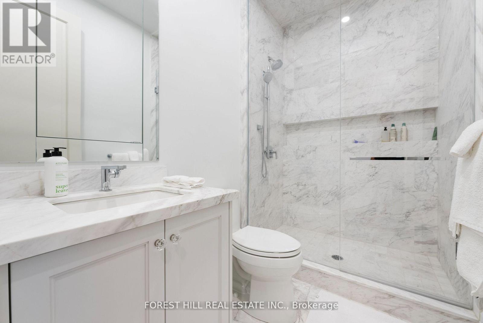Photo 16 of 602 128 Hazelton Avenue, Toronto ON