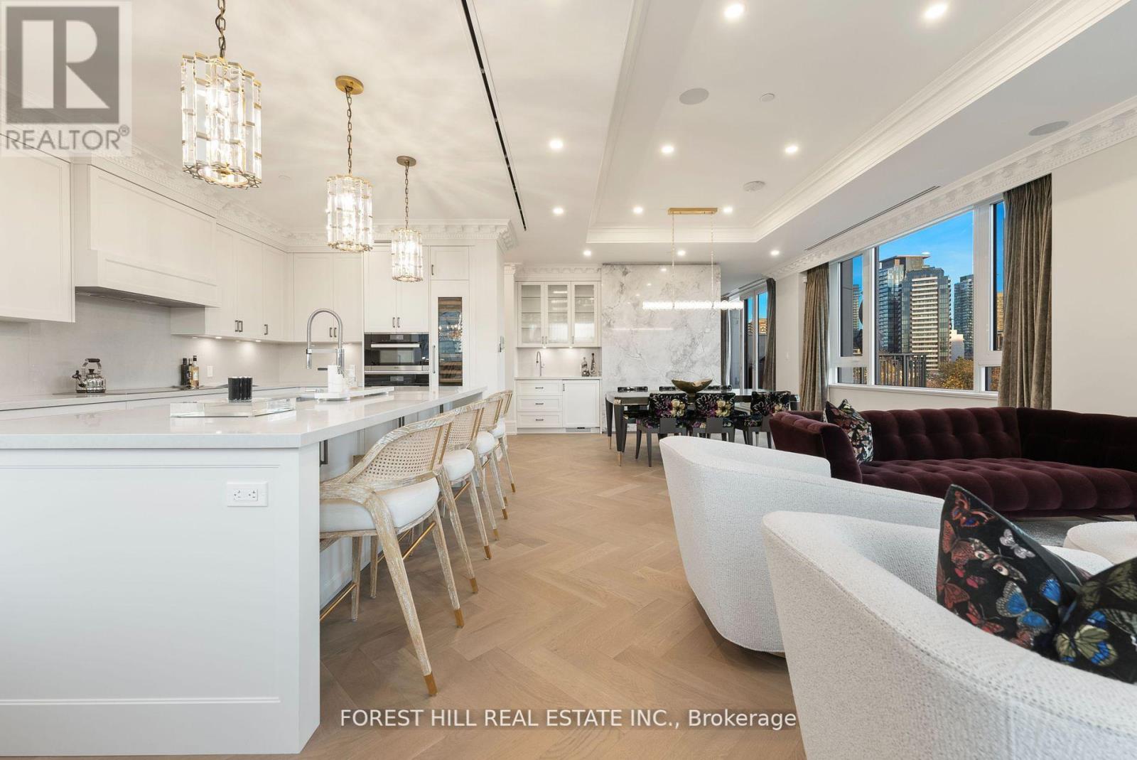 Photo 5 of 602 128 Hazelton Avenue, Toronto ON