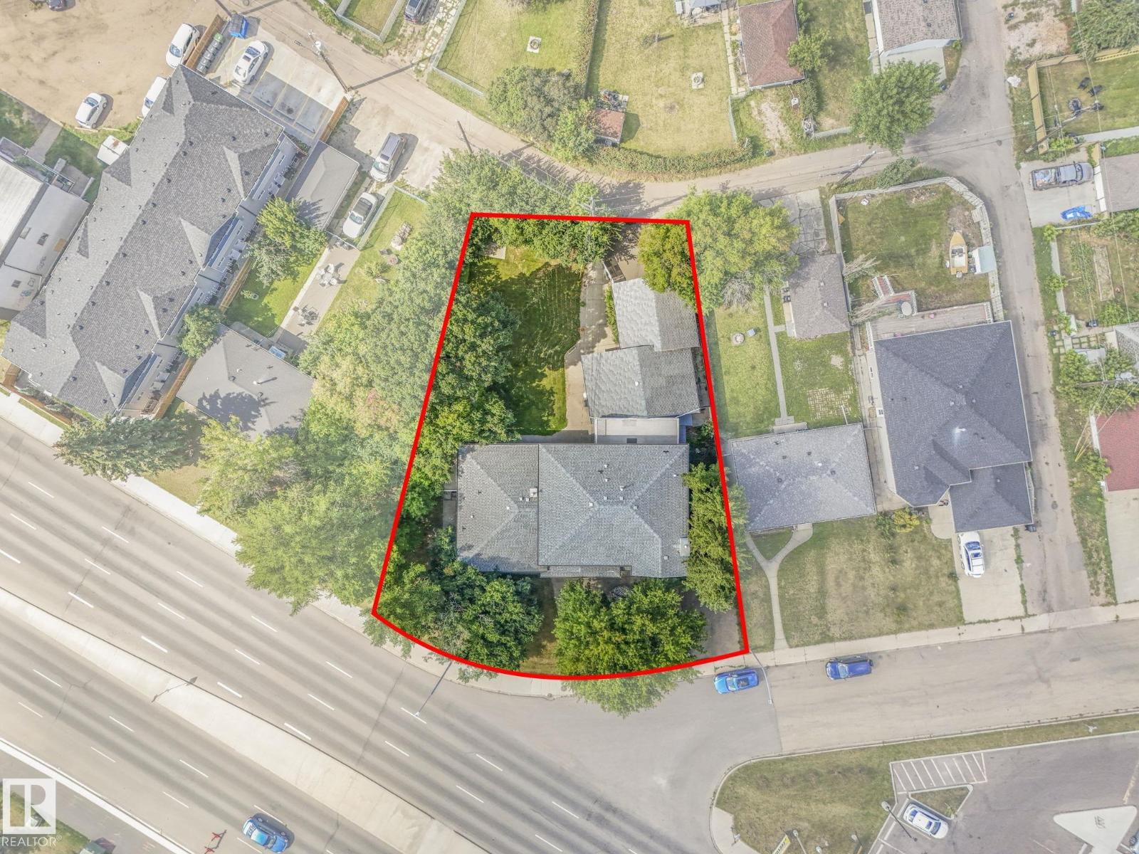 Single Family House for Sale in   ST NW Edmonton 