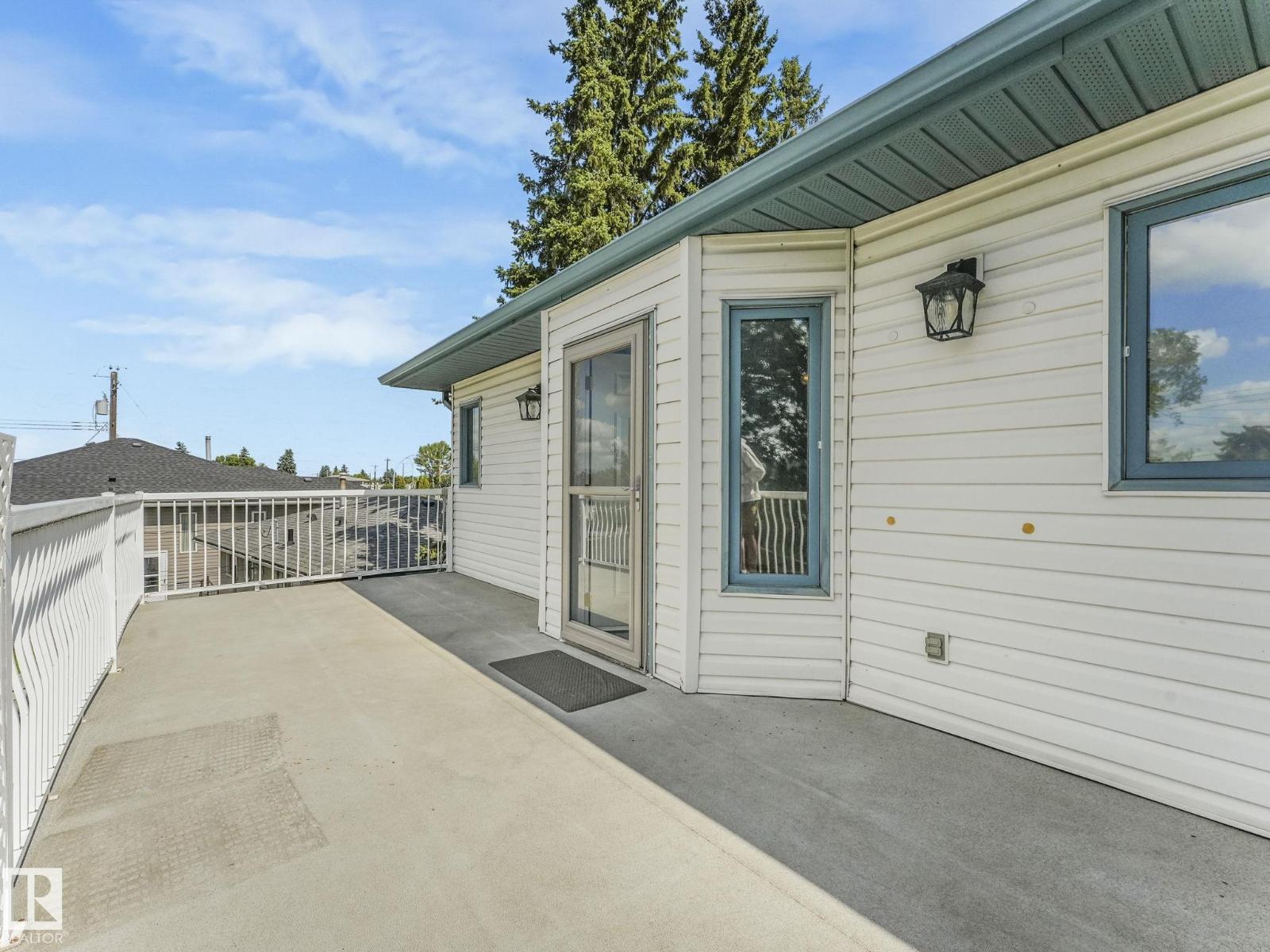 Single Family House for Sale in   ST NW Edmonton 