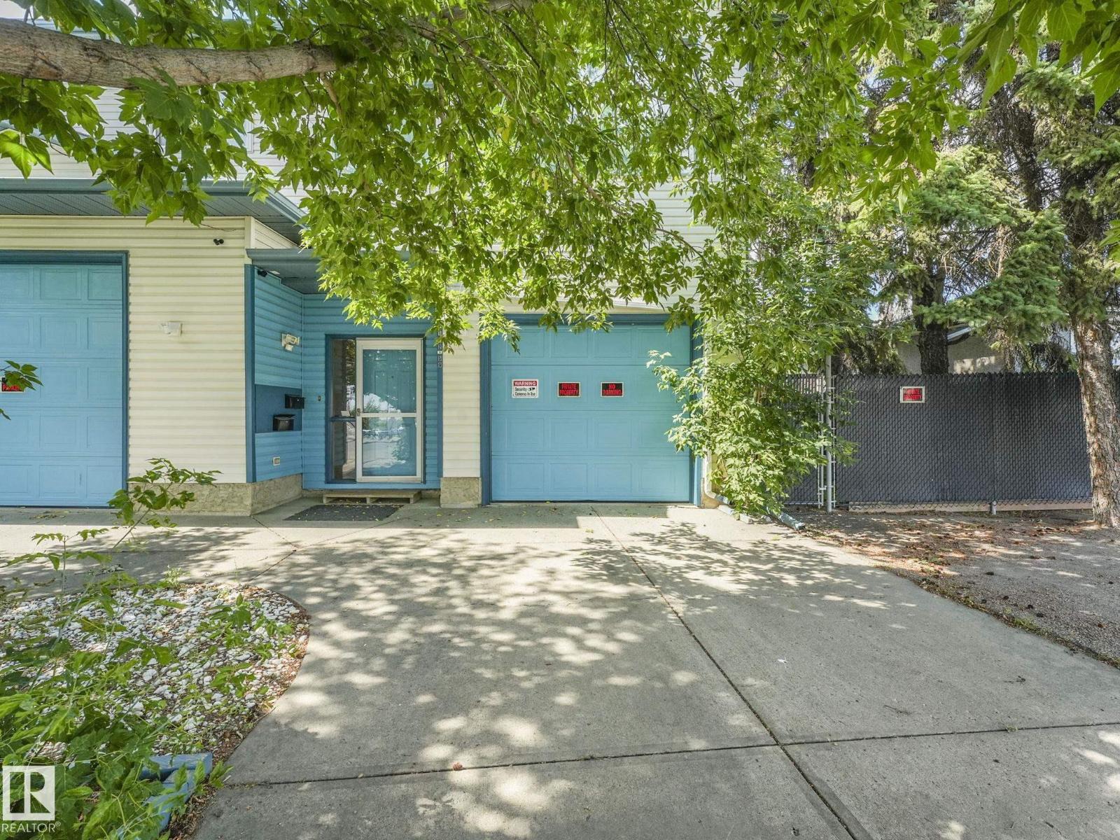 Single Family House for Sale in   ST NW Edmonton 
