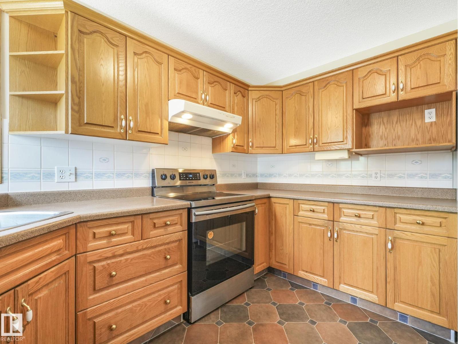 Single Family House for Sale in   ST NW Edmonton 