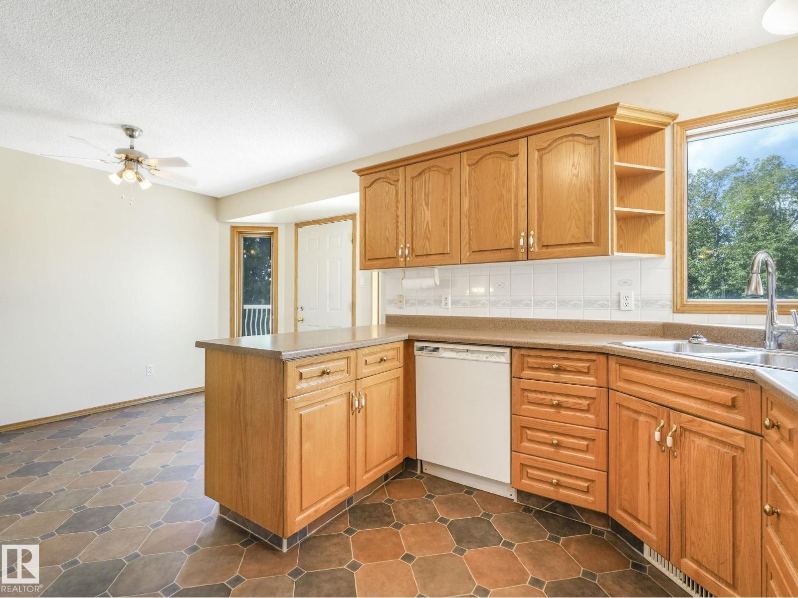 Single Family House for Sale in   ST NW Edmonton 