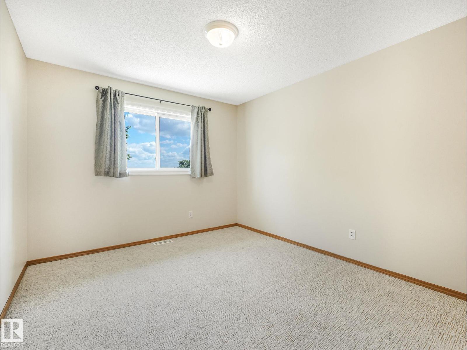 Single Family House for Sale in   ST NW Edmonton 