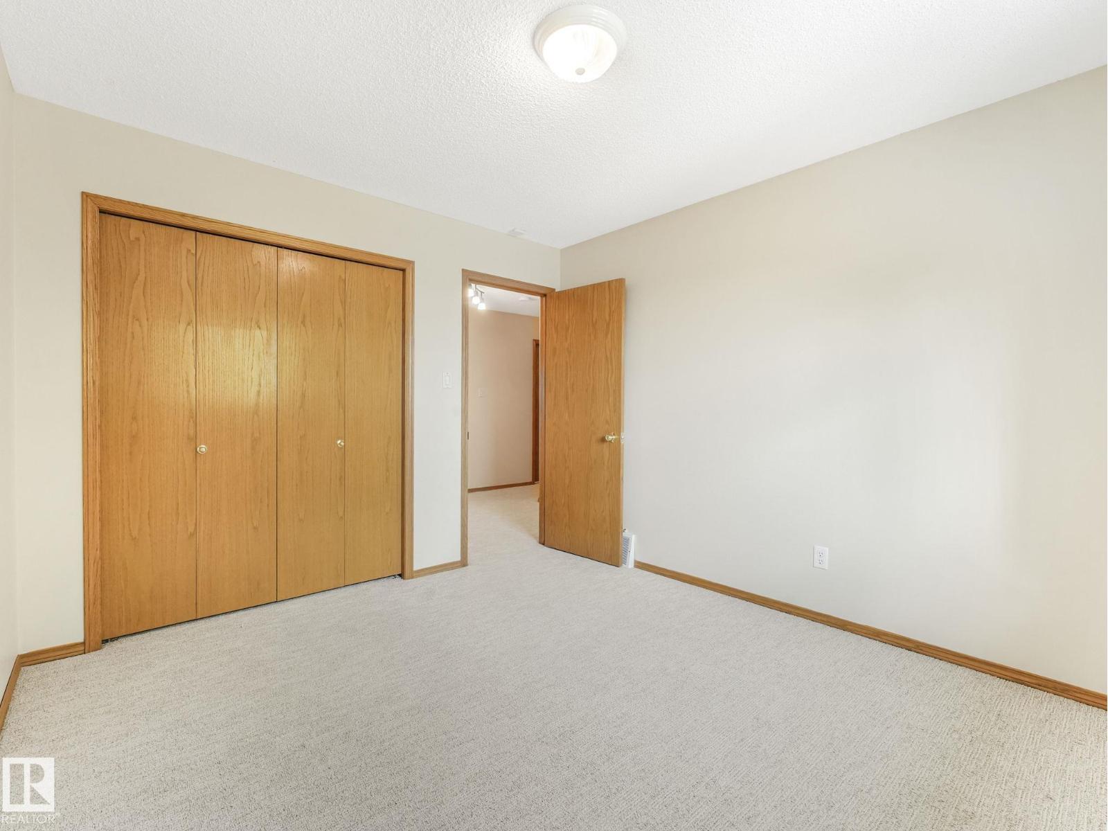 Single Family House for Sale in   ST NW Edmonton 