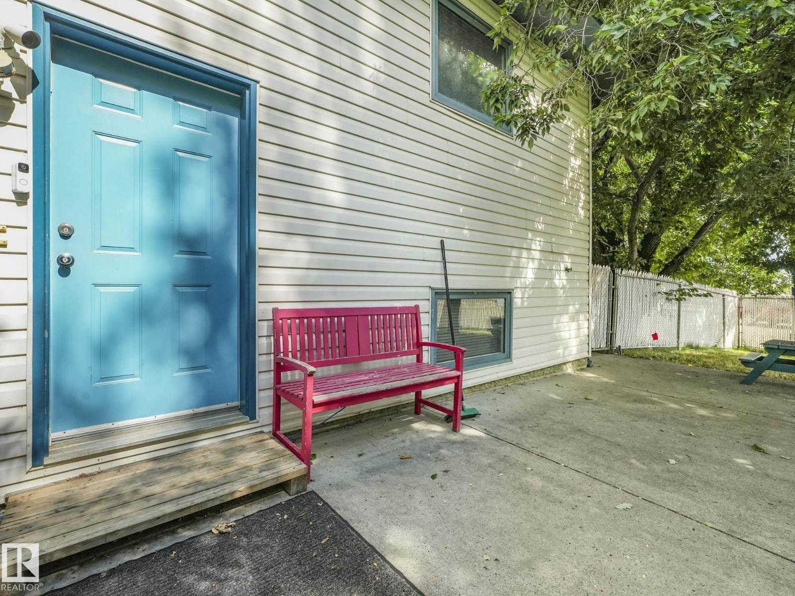 Single Family House for Sale in   ST NW Edmonton 