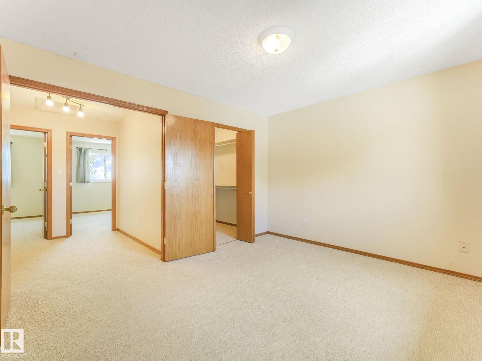 Single Family House for Sale in   ST NW Edmonton 