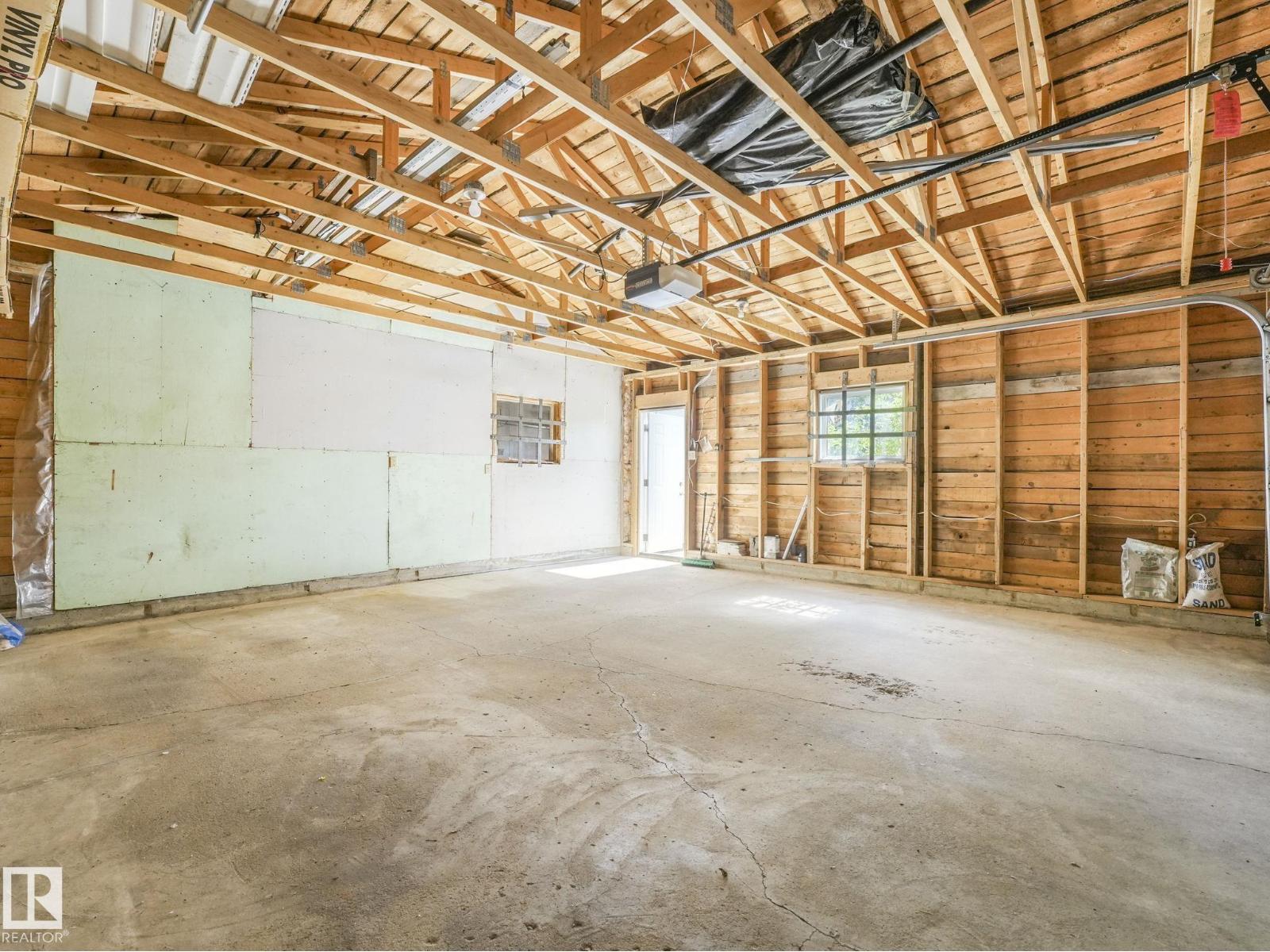 Single Family House for Sale in   ST NW Edmonton 