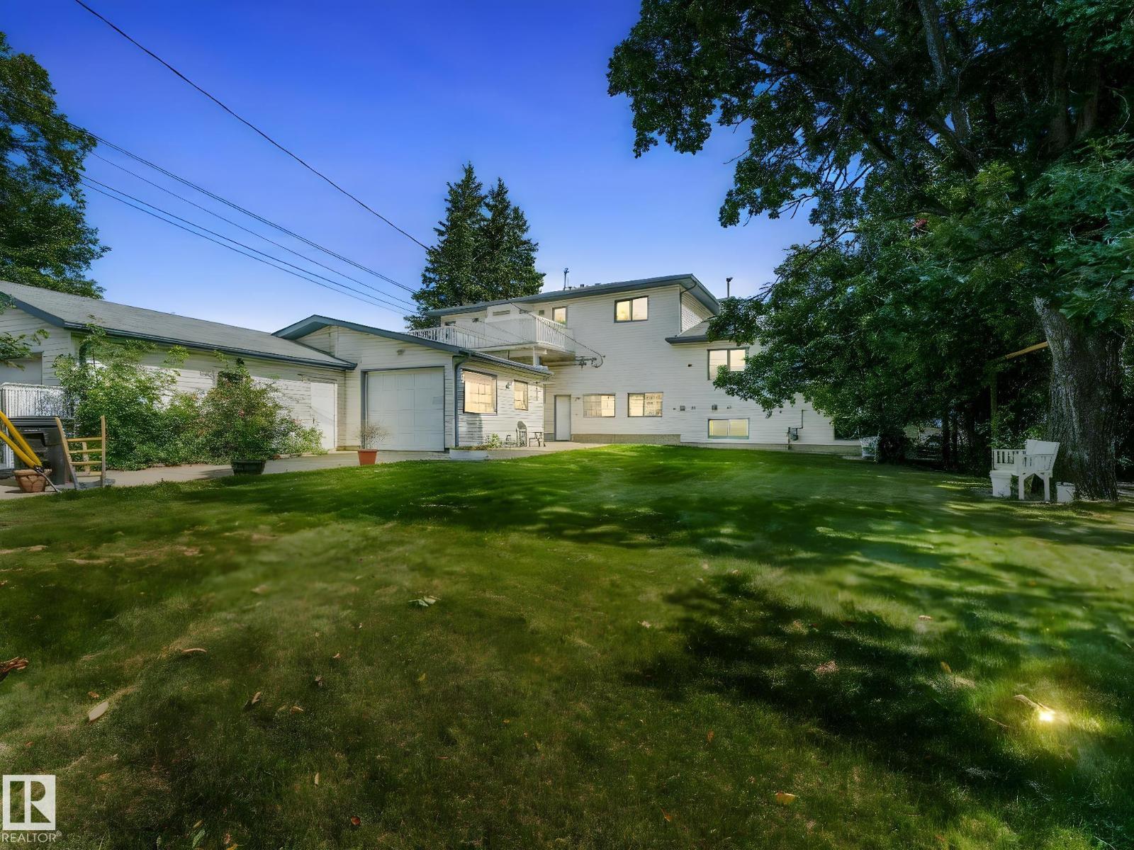 Single Family House for Sale in   ST NW Edmonton 