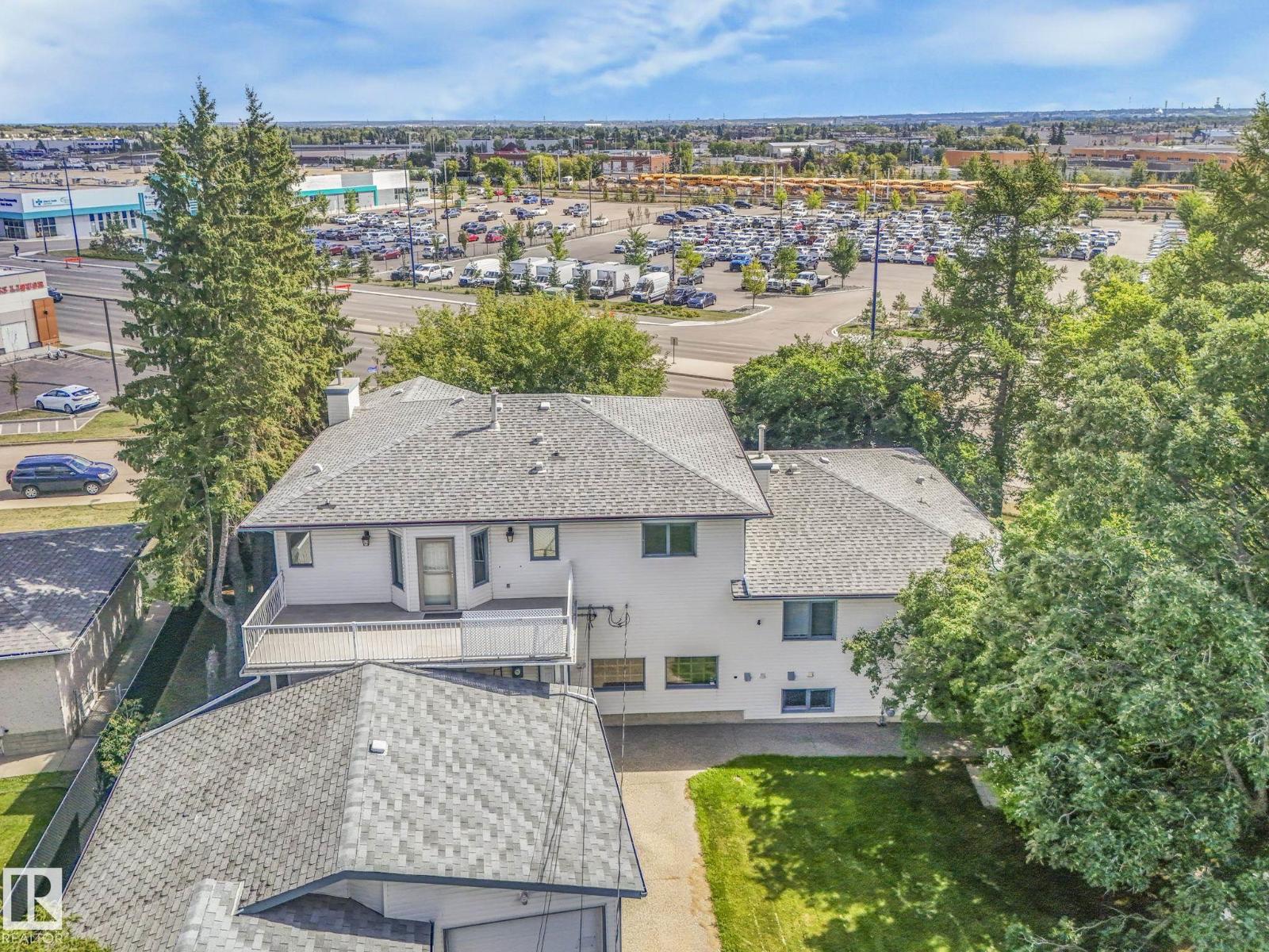 Single Family House for Sale in   ST NW Edmonton 