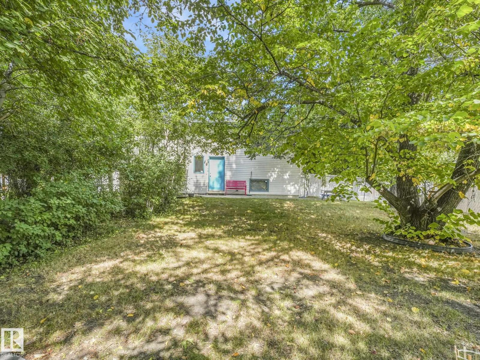 Single Family House for Sale in   ST NW Edmonton 