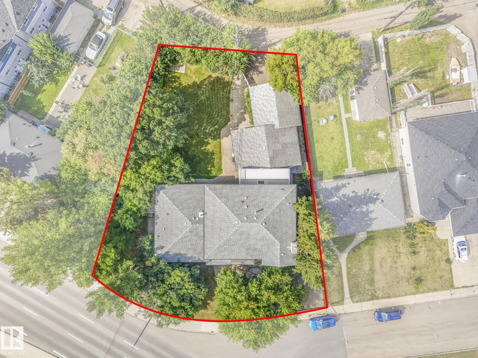 Single Family House for Sale in   ST NW Edmonton 