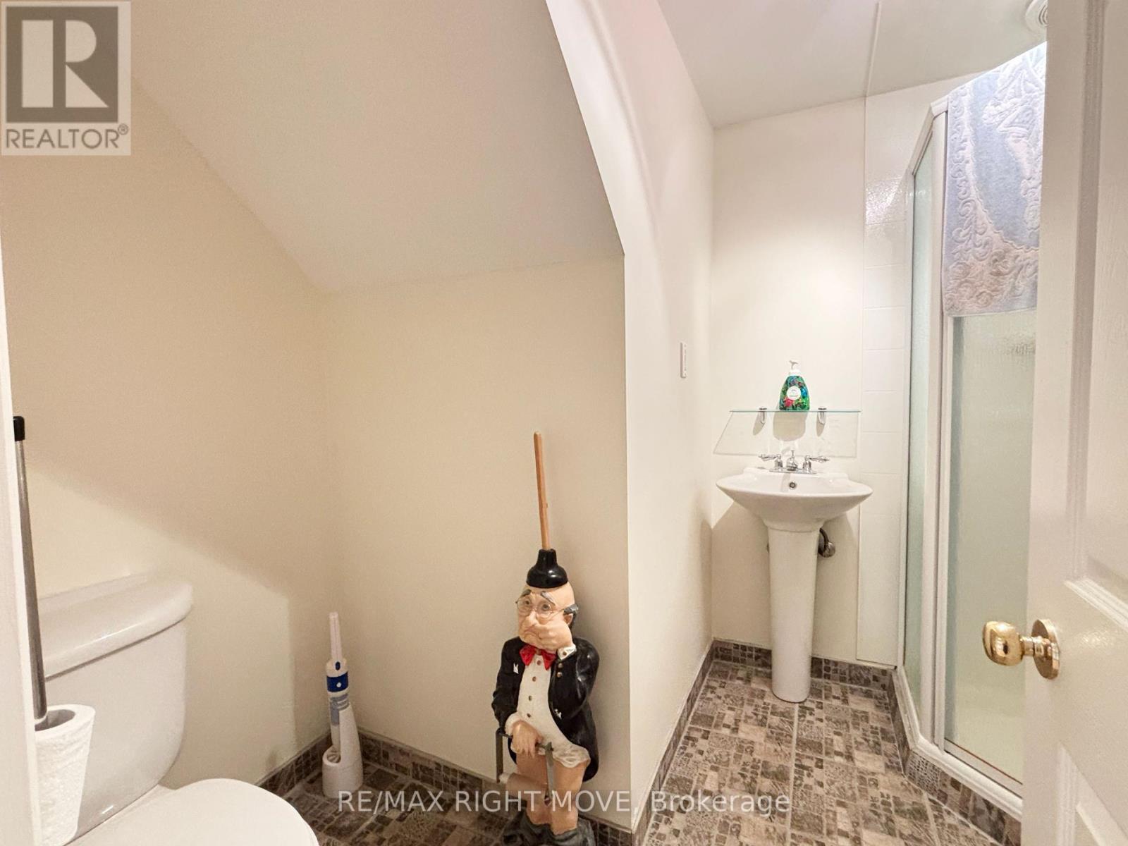 Photo 13 of 116 Mill Street E, Springwater ON
