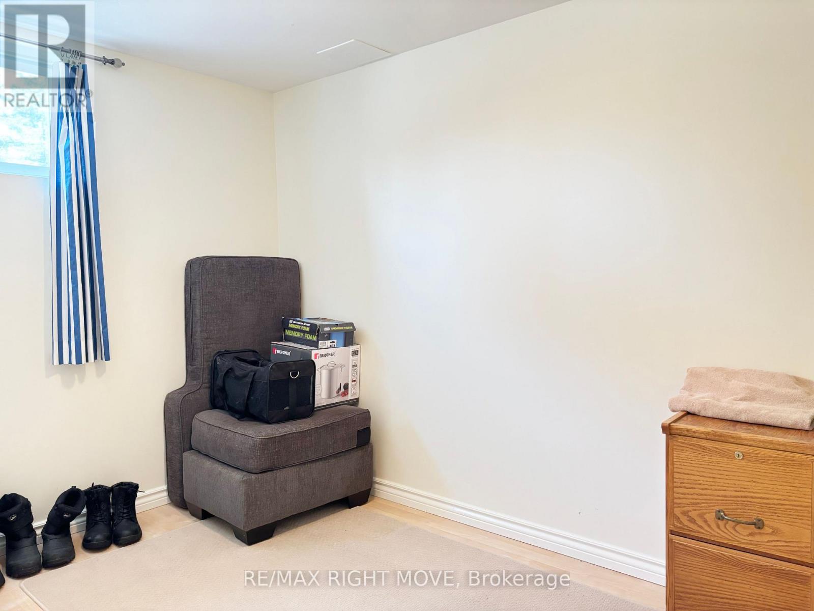 Photo 15 of 116 Mill Street E, Springwater ON