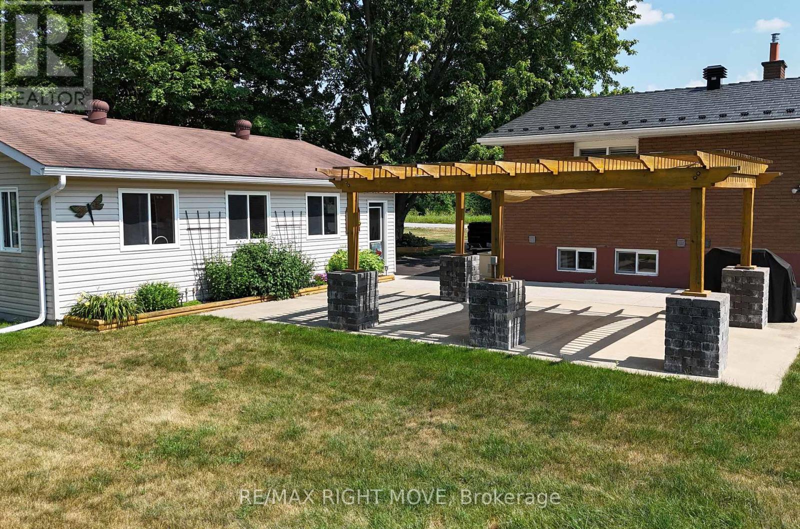 Photo 20 of 116 Mill Street E, Springwater ON