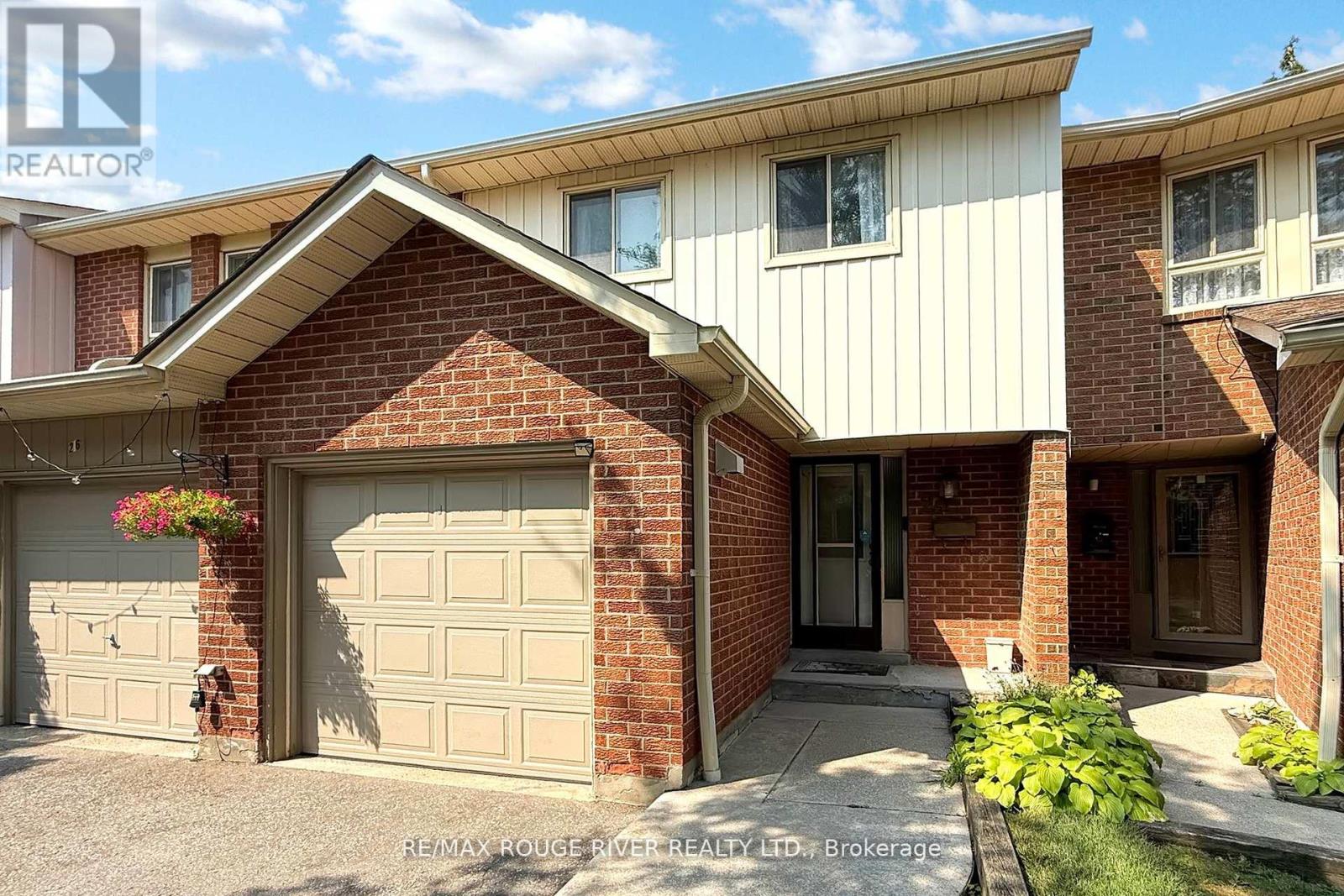 Photo 2 of 24 34 Dundalk Drive, Toronto ON
