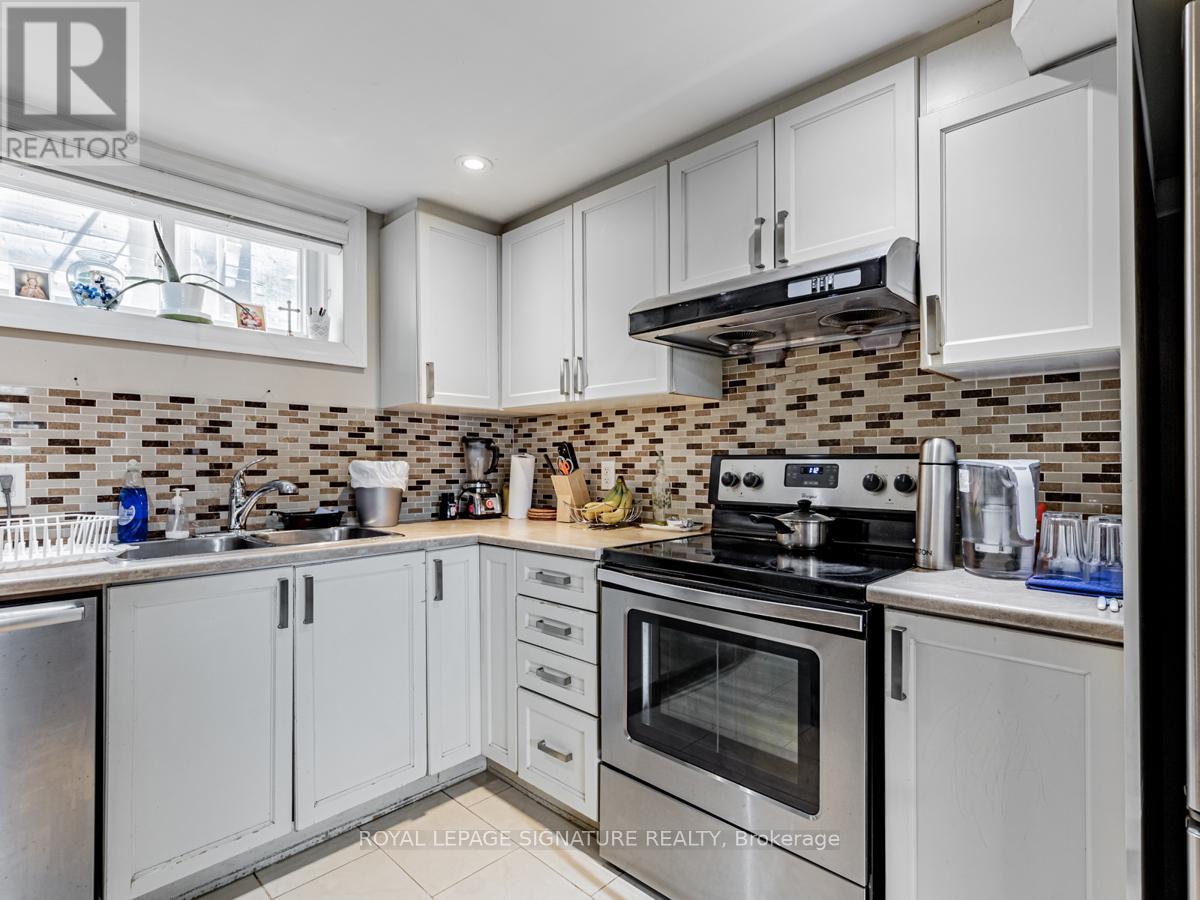 Photo 11 of Lower 193 Fairglen Avenue, Toronto ON