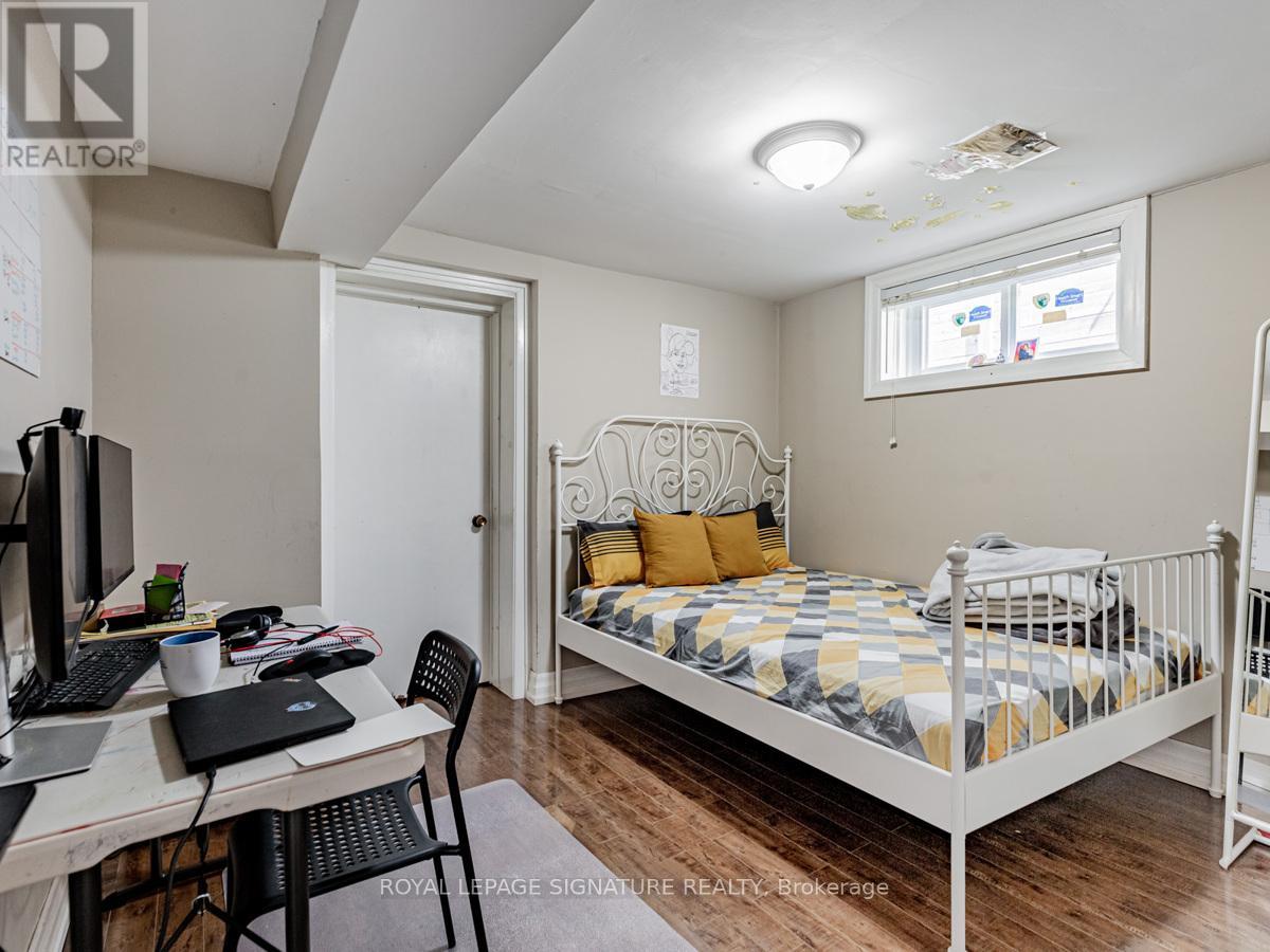 Photo 12 of Lower 193 Fairglen Avenue, Toronto ON