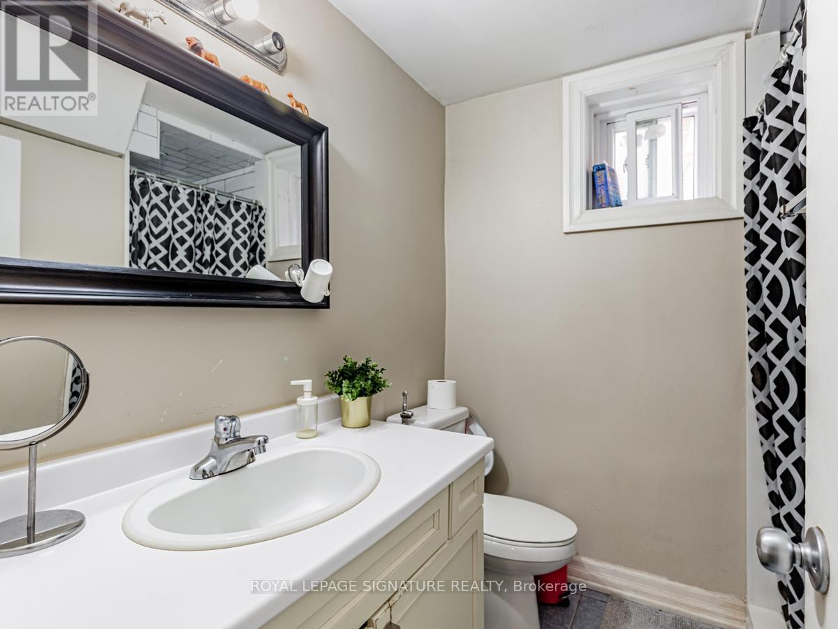 Photo 15 of Lower 193 Fairglen Avenue, Toronto ON