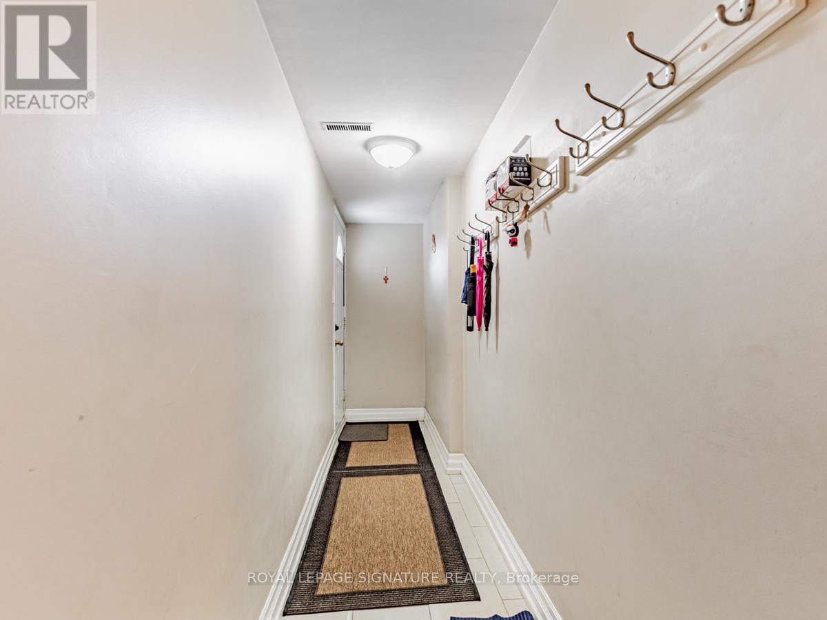 Photo 3 of Lower 193 Fairglen Avenue, Toronto ON