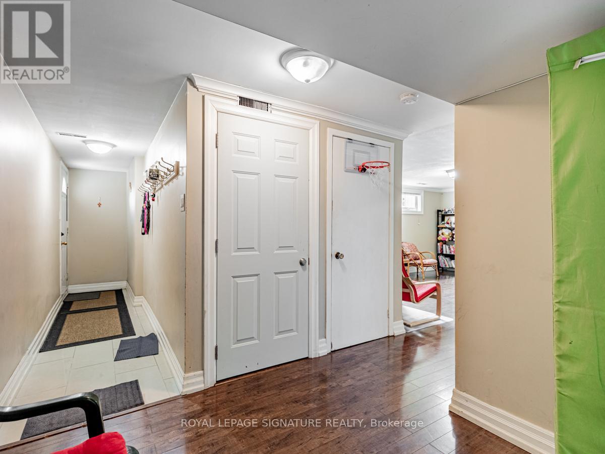Photo 4 of Lower 193 Fairglen Avenue, Toronto ON