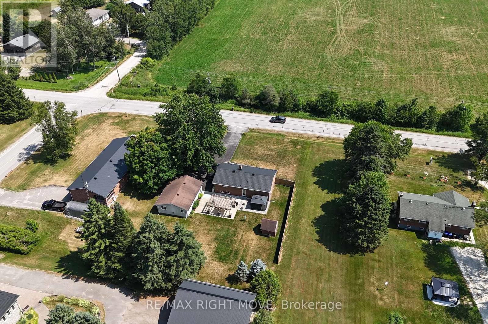 Photo 23 of 116 Mill Street E, Springwater ON